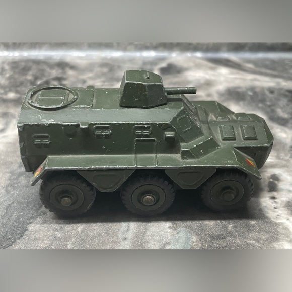 Dinky Toys Meccano 676 Armored Personnel Carrier - Picture 3 of 11